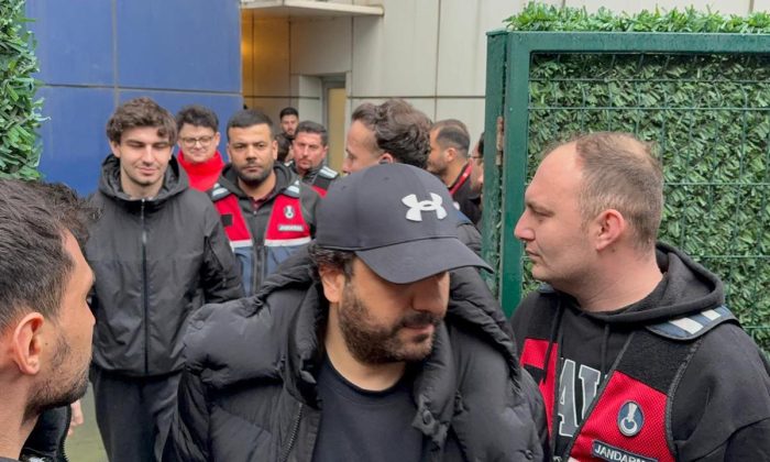 Hasan Can Kaya’nın da aralarında bulunduğu 11 şüpheli gözaltına alındı.