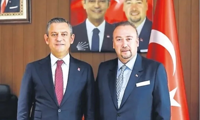 Özgür Özel’e Uşak Belediyesi’nden VIP “Hediye”: 7.7 Milyonluk Skandal Fatura!